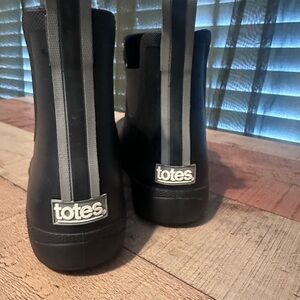 Totes Black and Gray Ankle Boots